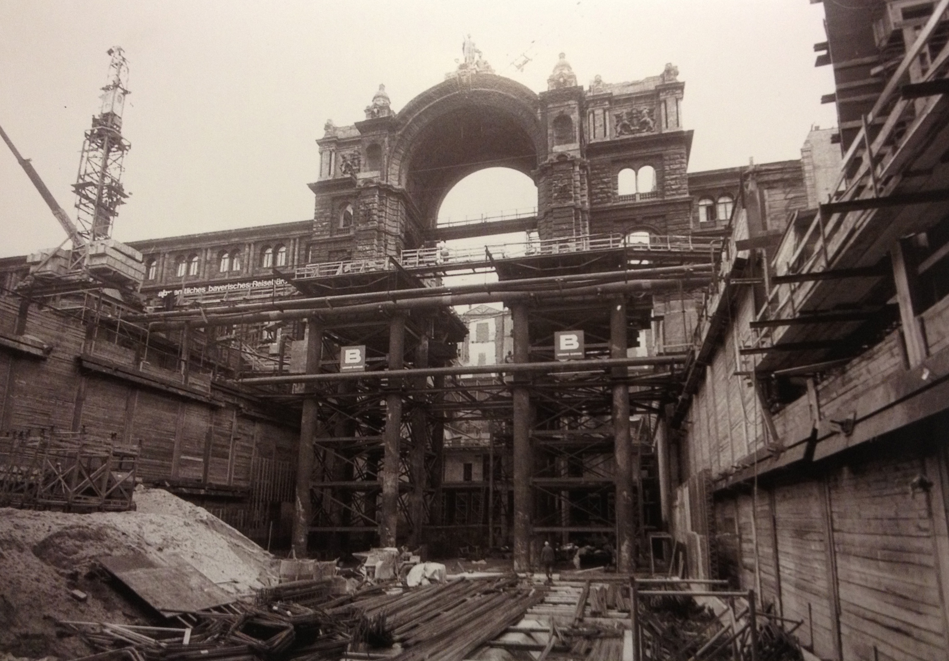 Hauptbahnhof während der U-Bahn-Bauarbeiten